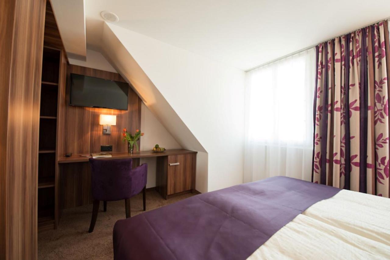 Gasthof Zum Hecht Fehraltorf Bagian luar foto