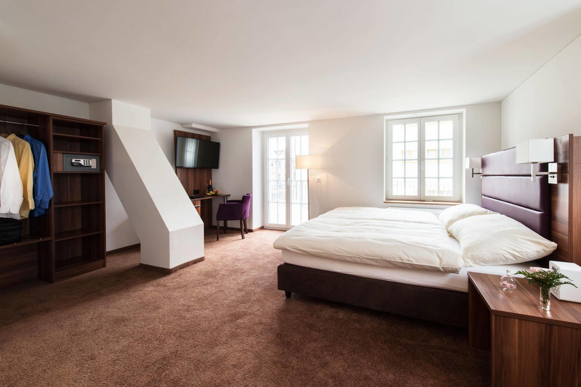 Gasthof Zum Hecht Fehraltorf Bagian luar foto